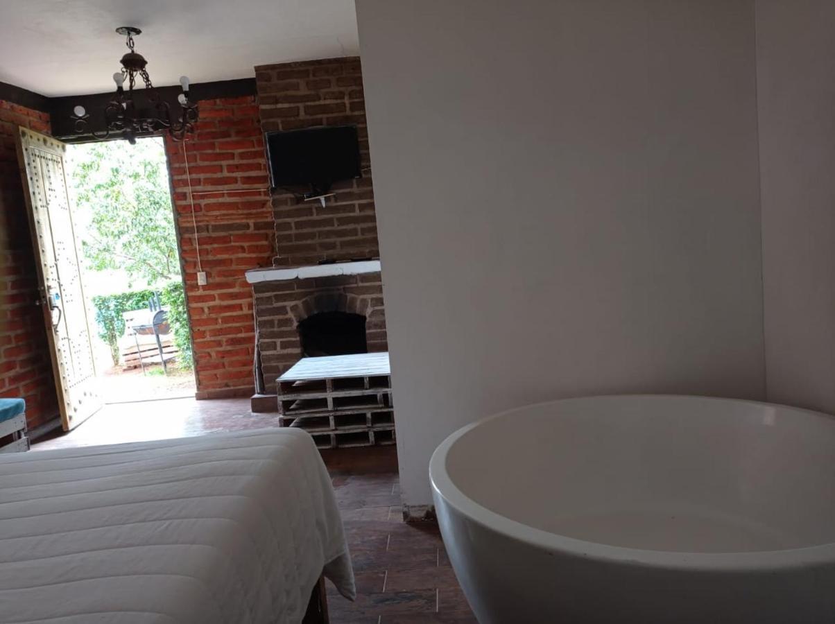 Hotel Cabanas Azul Tequilana Arandas Exterior foto